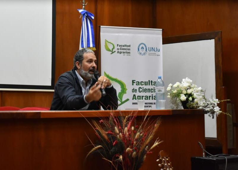 DR. JUAN CARLOS CASADO, CONFERENCIA Y PRESENTACIÓN DE LIBRO