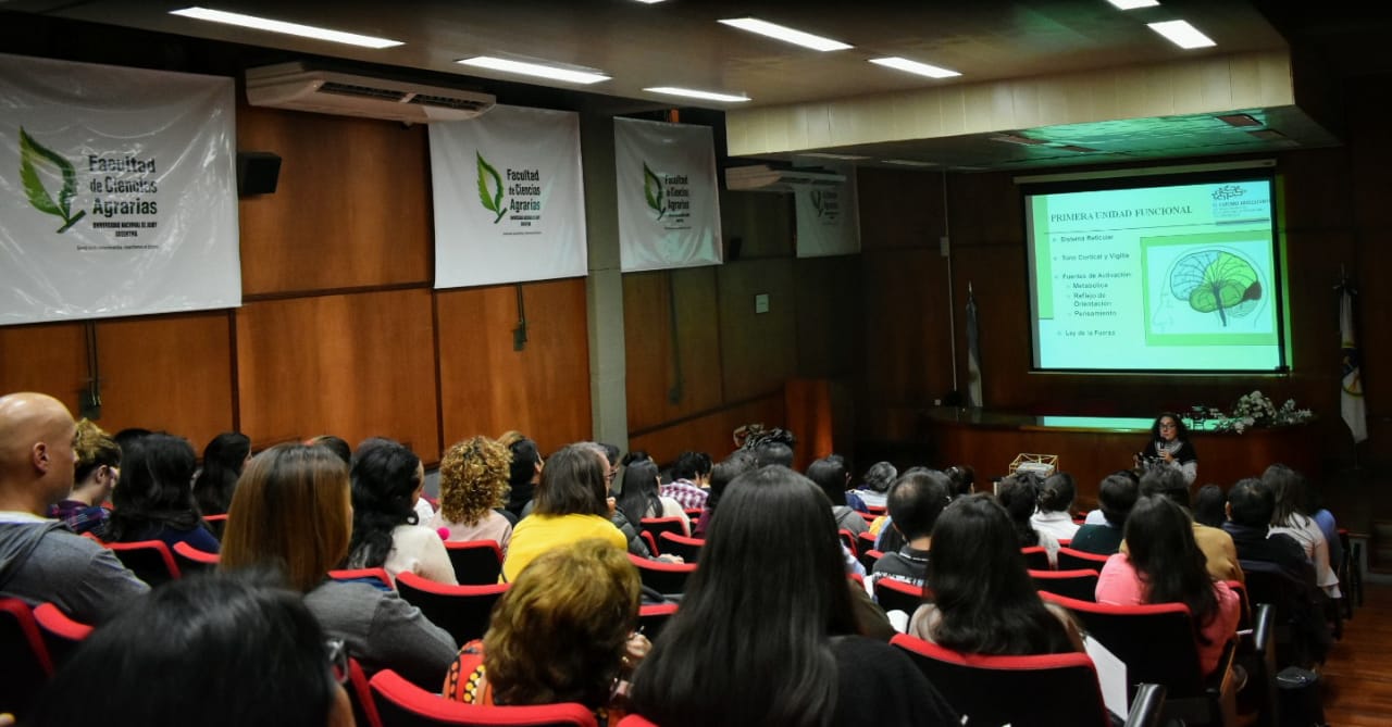 CONCLUYó EL CURSO "EL CEREBRO ADOLESCENTE"