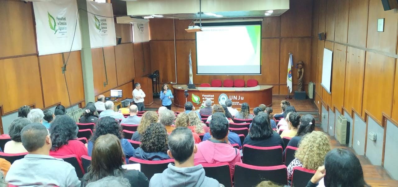 Desarrollan la "1° Jornada Institucional Docente 2024 de FCA-UNJu"