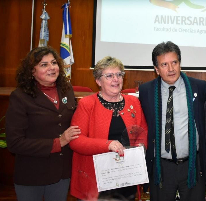 Discurso de nuestra primer egresada mujer, la Ingeniera Agrónoma Sara Leonor Quintana